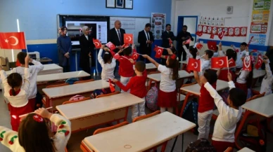 Güneş, "Dersimiz Cumhuriyete Doğru" filmini izledi