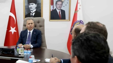 İçişleri Bakanı Yerlikaya: "Kadınlara şiddet uygulamaya kalkanlara, onların huzuruna kast edenlere rahat nefes aldırmayacağız"