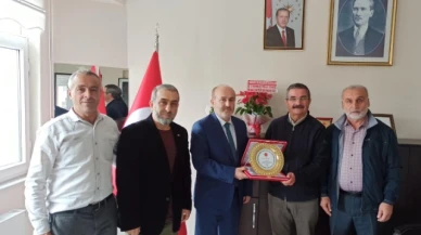 İlçe Müftüsü Sıtkı Kaya'ya Teşekkür Plaketi