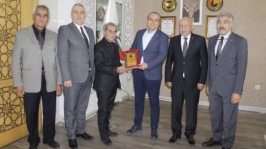 Kırlangıç, Zeytünlü ve yönetimini misafir etti
