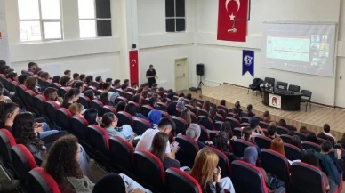 Merzifon'da Uçuş ve Ötesi Konulu Konferans Düzenlendi