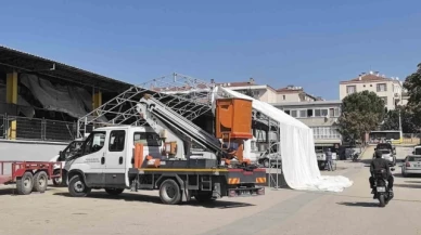 Pazar yerine branda kurarken 5 metre yükseklikten düştü, ağır yaralandı