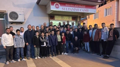 Sabahın seherinde baba-oğul camide