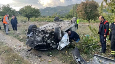 Şarampole uçan otomobildeki anne hayatını kaybetti, eşi ve bebeği yaralandı