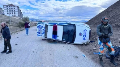 Şüpheli aracı kovalayan polis otosu takla attı: 2 yaralı