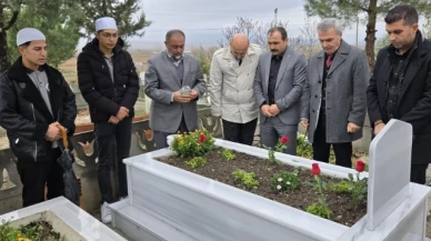 Ahirete irtihal eden öğretmenler dualarla anıldı