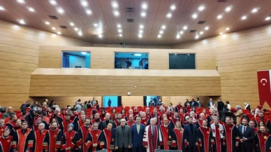 Amasya Üniversitesi Akademik Cübbe Giyme ve Ödül Töreni Düzenlendi