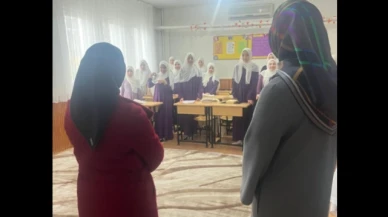 Bakan, Ziyaret Kız Kur'an Kursu'nu Ziyaret Etti