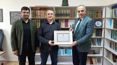 DİB'den Öğretim Üyesi Yesildağ'a Teşekkür Belgesi