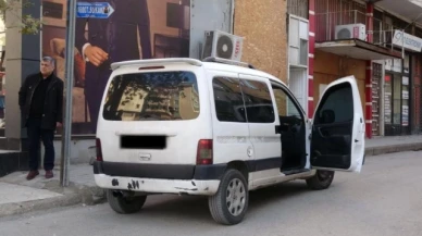 'Dur' ihtarına uymayıp kaçan sürücünün aracından uyuşturucu çıktı