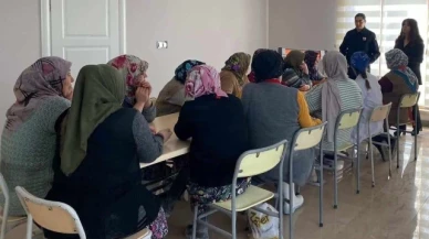 Jandarma kadınlara KADES'i anlattı