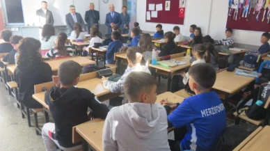Karaaslan, Fatih İlkokulu ve Gazi Ortaokulu'nu ziyaret etti
