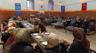 Kur'an Kursu Öğreticilerine Öğretmenler Günü Programı Düzenlendi