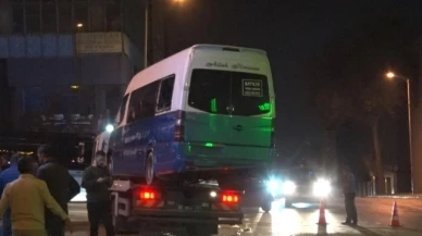 Otomobil ile dolmuş çarpıştı: 6 yaralı
