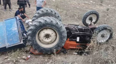 Traktör devrildi, baba öldü kızı yaralandı