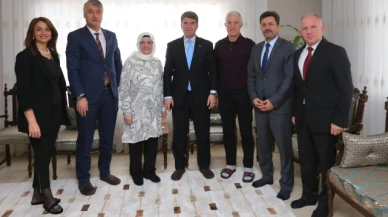 Vali Bakan emekli öğretmenleri unutmadı