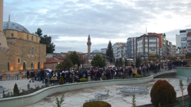 50 Umreci Dualarla Kutsal Topraklara Uçtu