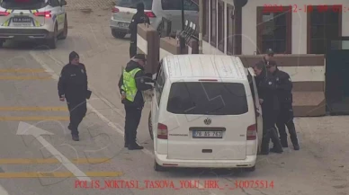 Amasya'da 20 kaçak göçmenin çıktığı minibüsün sürücüsü ve yanındaki şahıs tutuklandı