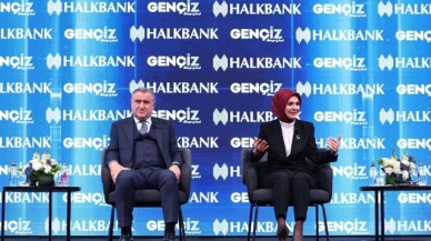 Bakan Göktaş, "Yıllarca okul sonrası kasiyerlik yaptım, Avrupa'nın ilk başörtülü milletvekili oldum"