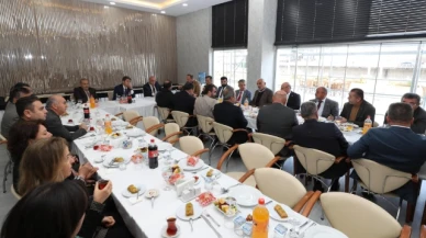 Bakan, İl Özel İdaresi Birim Müdürleriyle Bir Araya Geldi