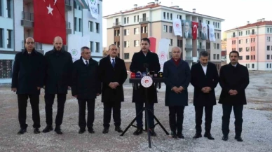 Bakan Kurum: "11 ilde evine girmeyen, iş yerini açmayan tek bir depremzede kardeşimiz kalmayacak"