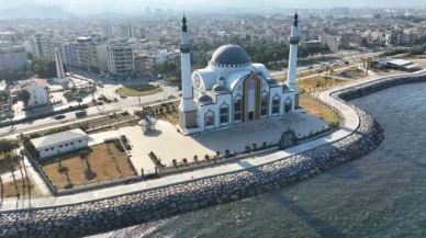 Bakan Kurum: "İskenderunlular özledikleri sahile kavuşacak"