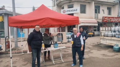 CHP güne çorba dağıtımı ile başladı