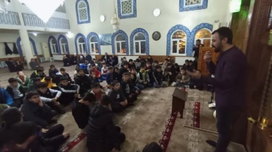 Gençler, Yılın En Uzun Gecesini Camide Geçirdi