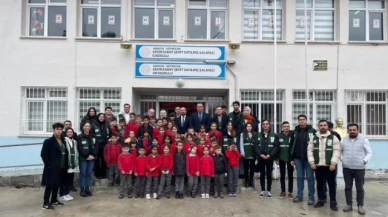 Gönüllüler öğrencilerle bir araya geldi