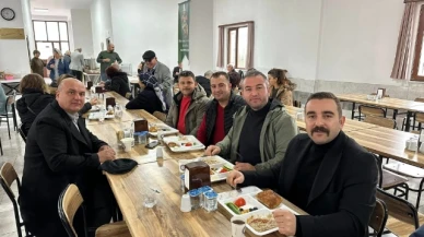 Kahvaltıda fidan takdim edildi
