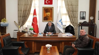 Kargı mesai arkadaşlarının emeklilik dilekçelerini imzaladı