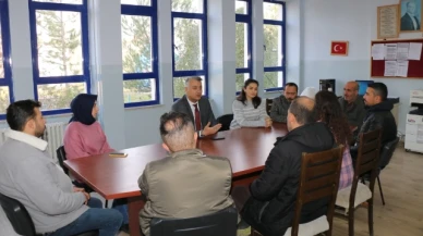 Katipoğlu öğretmen ve öğrencilerle bir araya geldi