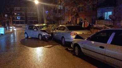 Park halindeki araçlara çarpıp kayıplara karıştı
