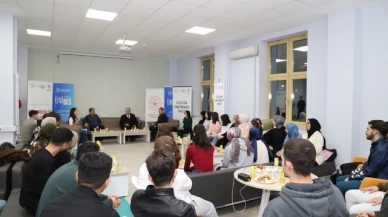 Rektör Turabi, Öğretmen Adayları ile Söyleşi Gerçekleştirdi