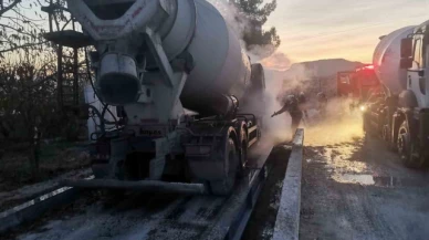 Seyir halindeki beton mikseri alev alev yandı