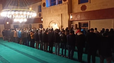 Songül Gülle Camii’nde Sabah Namazı Buluşması