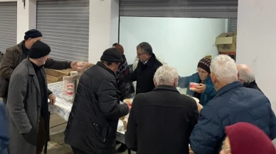 Taşova'da sıcak çorba ikramı devam ediyor