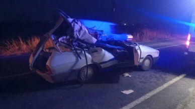 Tıra arkadan çarpan otomobilde 1 kişi hayatını kaybetti