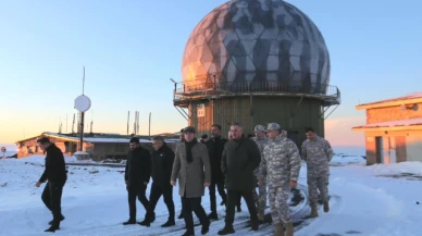 Vali Bakan, Radar Kıta Komutanlığı'nı Ziyaret Etti
