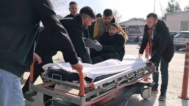 12 yaşındaki çocuk, elektrikli bisikletiyle otomobilin altında kaldı