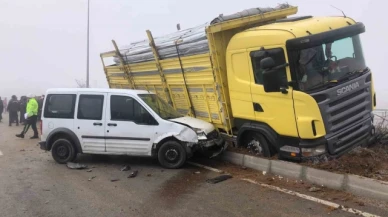 2 saatte 2 büyük zincirleme kaza: 13 araç çarpıştı, 7 yaralı