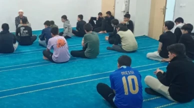 Aylık sohbetler kapsamında gençlik buluşması yapıldı