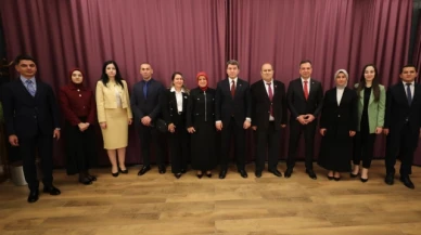 Bakan İdareciler Günü'nü Kutladı