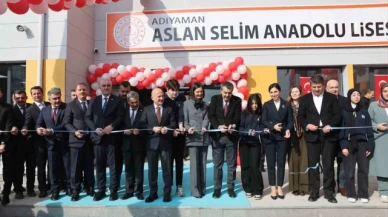 Bakan Yusuf Tekin: "Değerlerimizi gelecek kuşaklara taşıyacak müfredatı hayata geçirmiş olacağız"