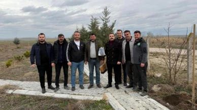 Bir Fidan da Yalnız Köyü'ne Düştü