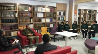 "Bizi Kim Beğenecek" kitap kritiği yapıldı
