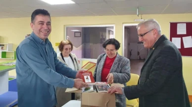 CHP'den 1 koli kitap hediyesi