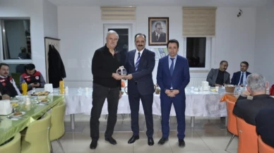 Emekli olan personel için veda yemeği düzenlendi