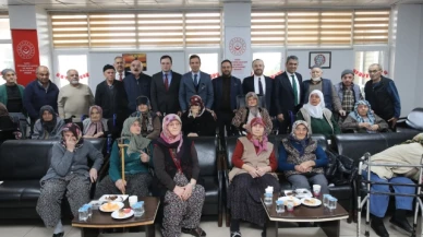 Huzurevi'nde yeni yıl tebrikleri