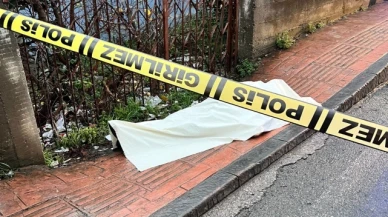 Kaldırımda ölü bulundu